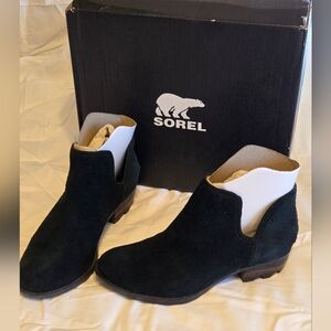 Sorel Black Suede Lolla Ankle Booties, Womens 7 (Runs Small)